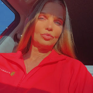 Meet your Posher, Carrie